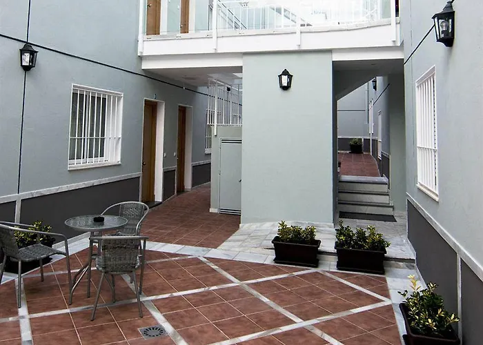 Aparthotel Plaza De La Luz 4*