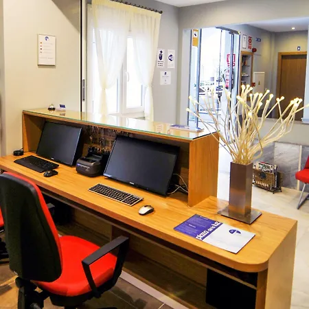 Apartmanhotel Plaza De La Luz 4*