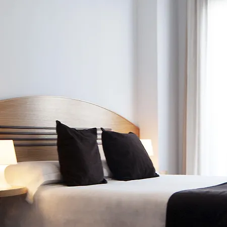 Hotel apartamentowy Plaza De La Luz