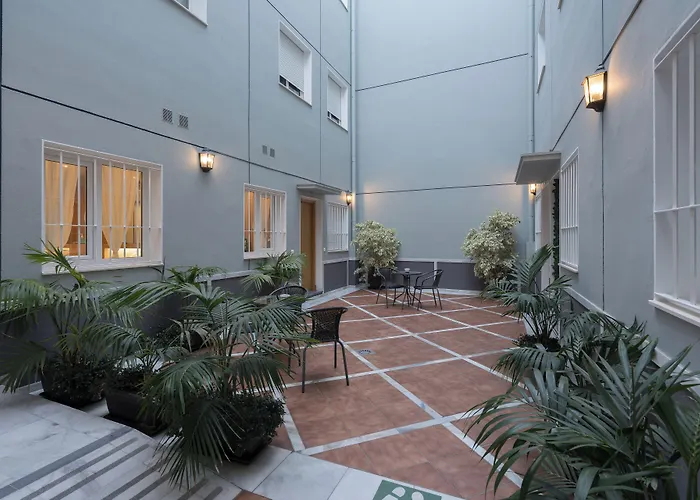 Hotel apartamentowy Plaza De La Luz