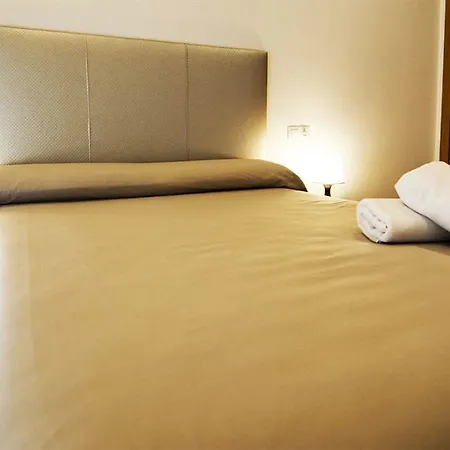 Plaza De La Luz Aparthotel 3*